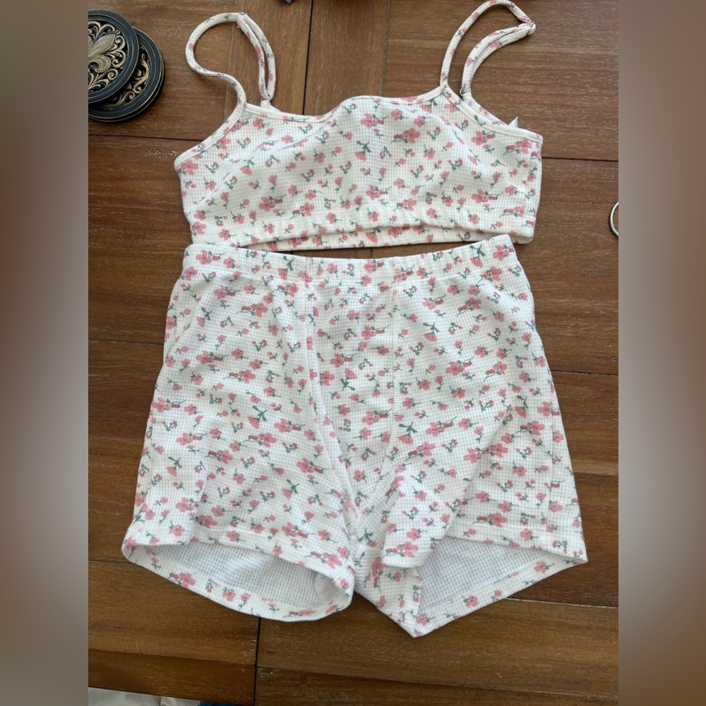 Edikted floral lounge set- VIRAL